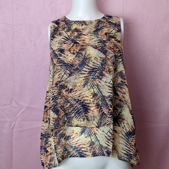 Urban Outfitters Lumiere Tropical Sleeveless Tiered Ruffle Blouse size Small - Picture 1 of 8